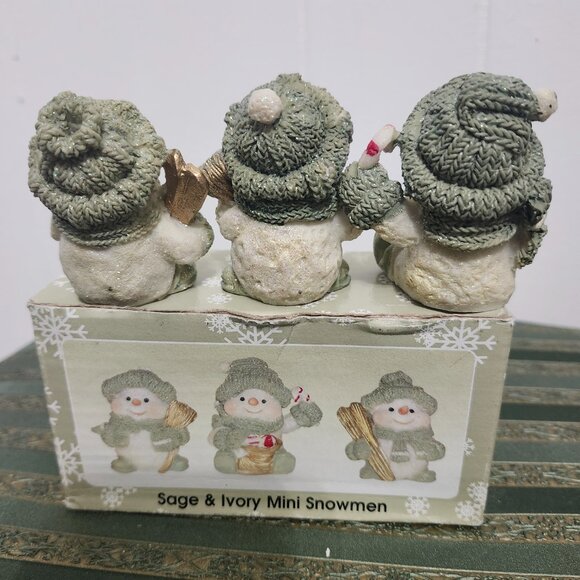 English Butler Mini Snowmen - Picture 2 of 2